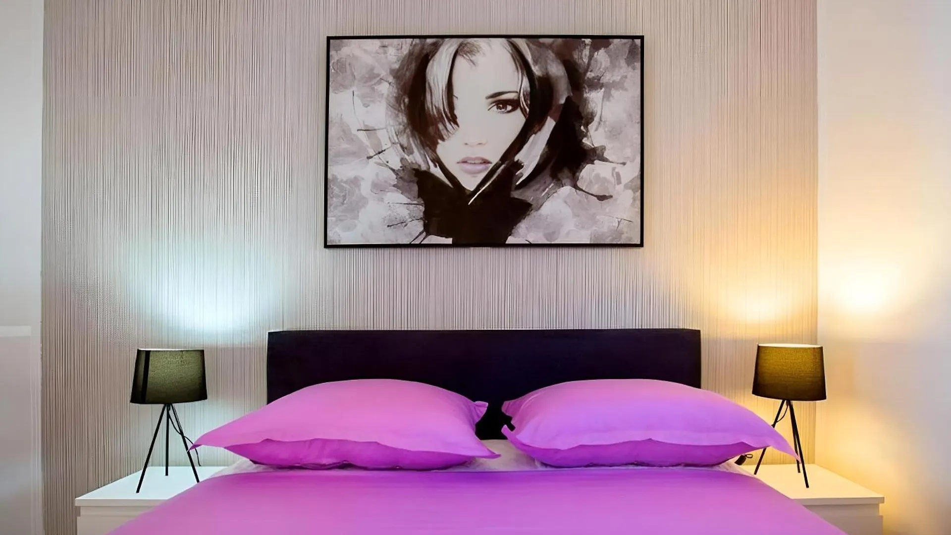 아파트 Apartman Candy Split With Jacuzzi And Parking Place 크로아티아
