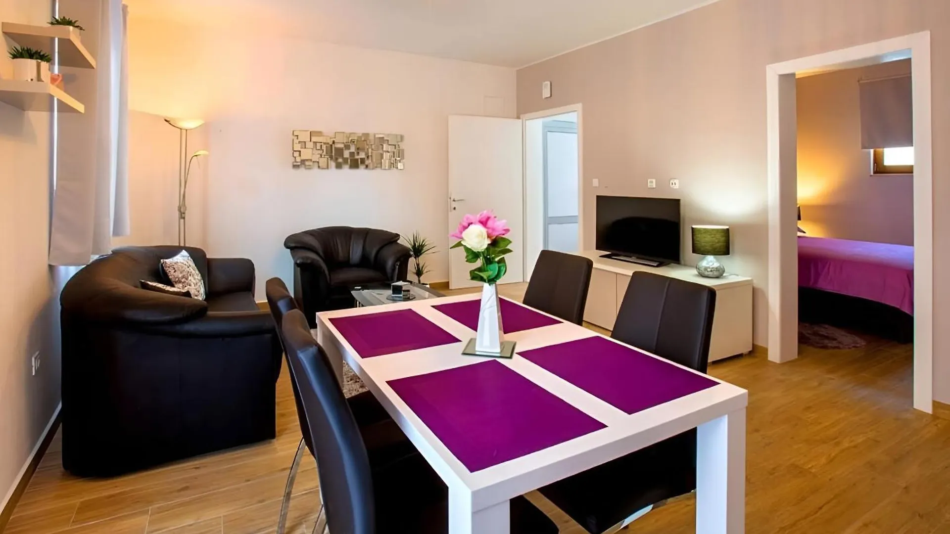 Apartman Candy Split With Jacuzzi And Parking Place